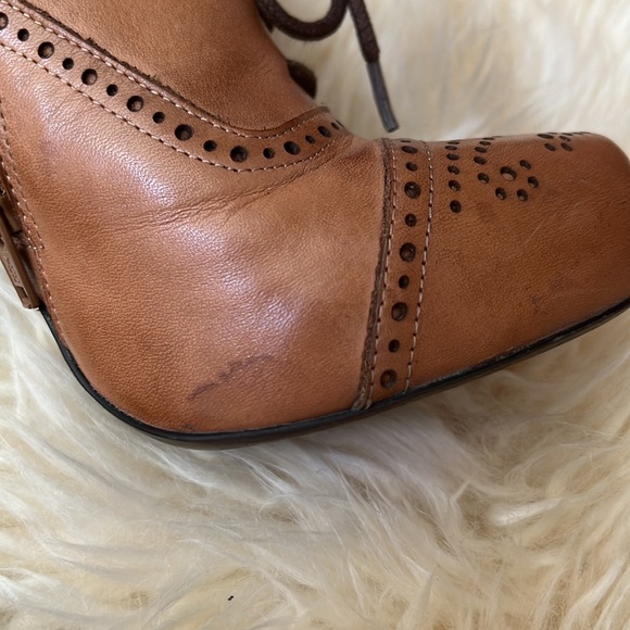 Pre-loved tan lace-up oxford heels with front platform - Picture 8 of 8